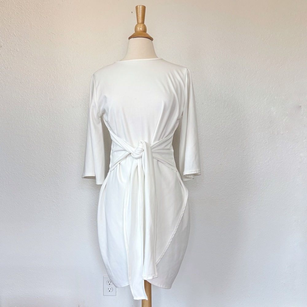 Boohoo Solid White Half Sleeve Tie-Front Fitted Slimming Dress